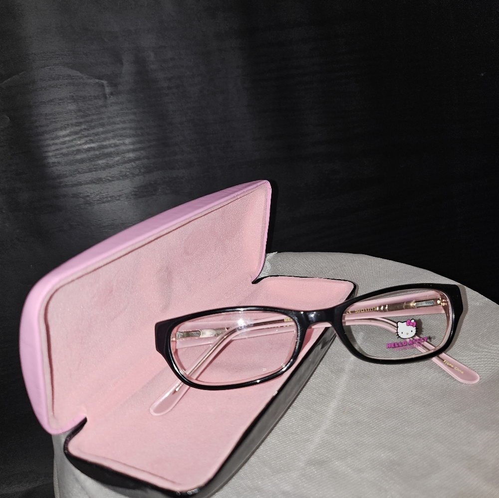 Hello Kitty designer glasses w/ case